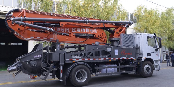 當(dāng)你考慮32米小泵車(chē)時(shí)，有哪些點(diǎn)是在選擇時(shí)要注意的呢？