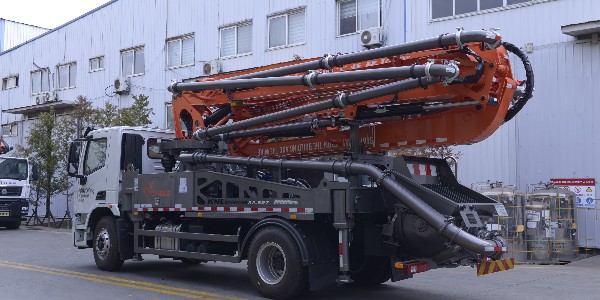 由于機(jī)械設(shè)備需求多樣，更多小型泵車(chē)針對(duì)農(nóng)村市場(chǎng)而展現(xiàn)
