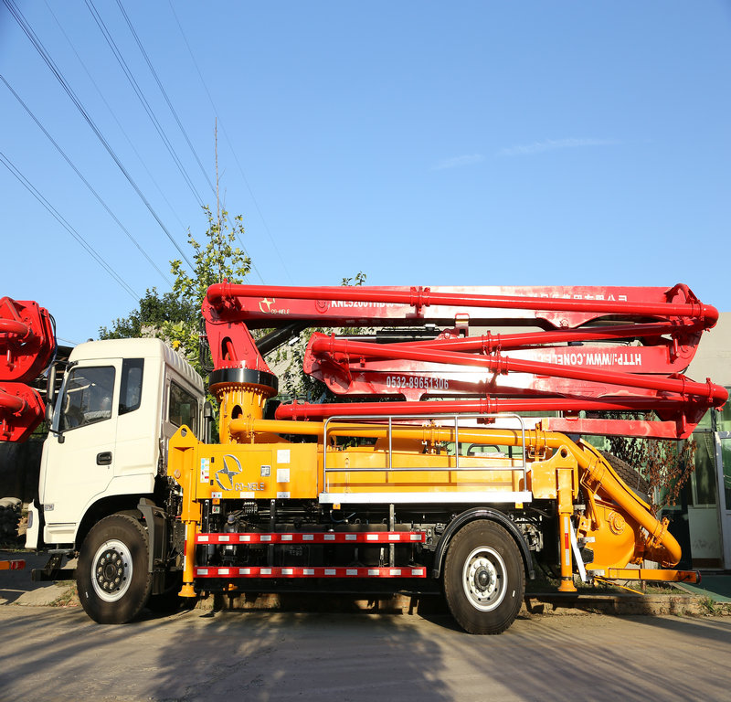 小型混凝土泵車，混凝土泵車，天泵，小型泵車