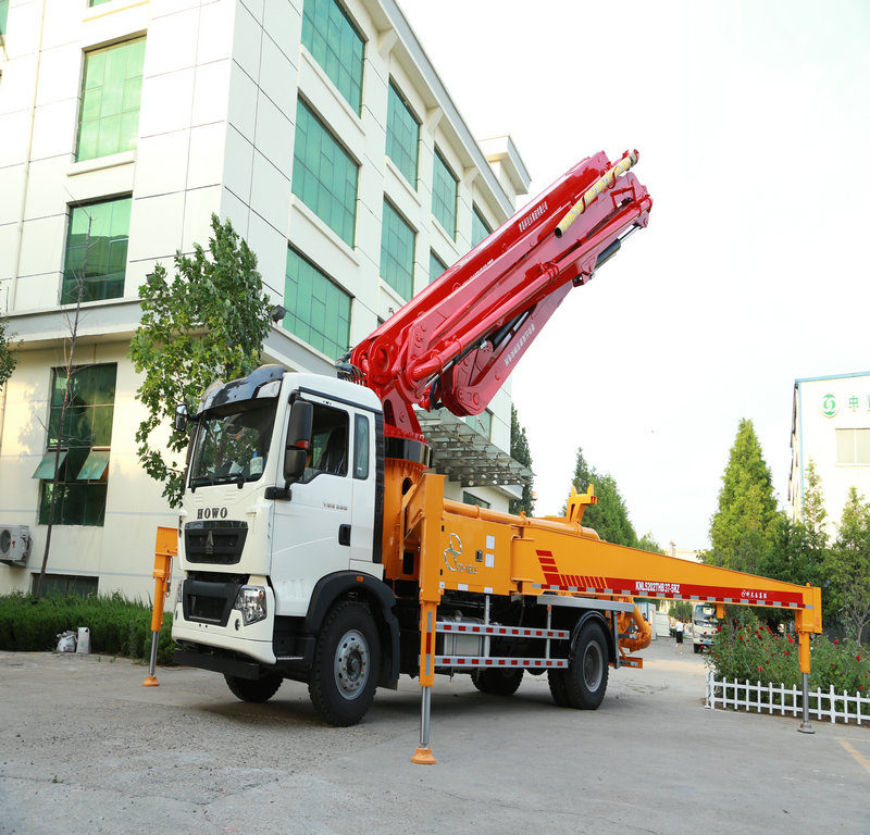 混凝土臂架泵車，小型混凝土泵車，天泵，泵車，小型泵車