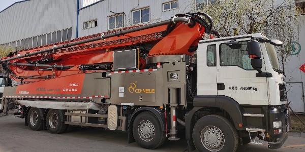 科尼樂58米泵車針對大型施工而設(shè)計，適合多種工地工況